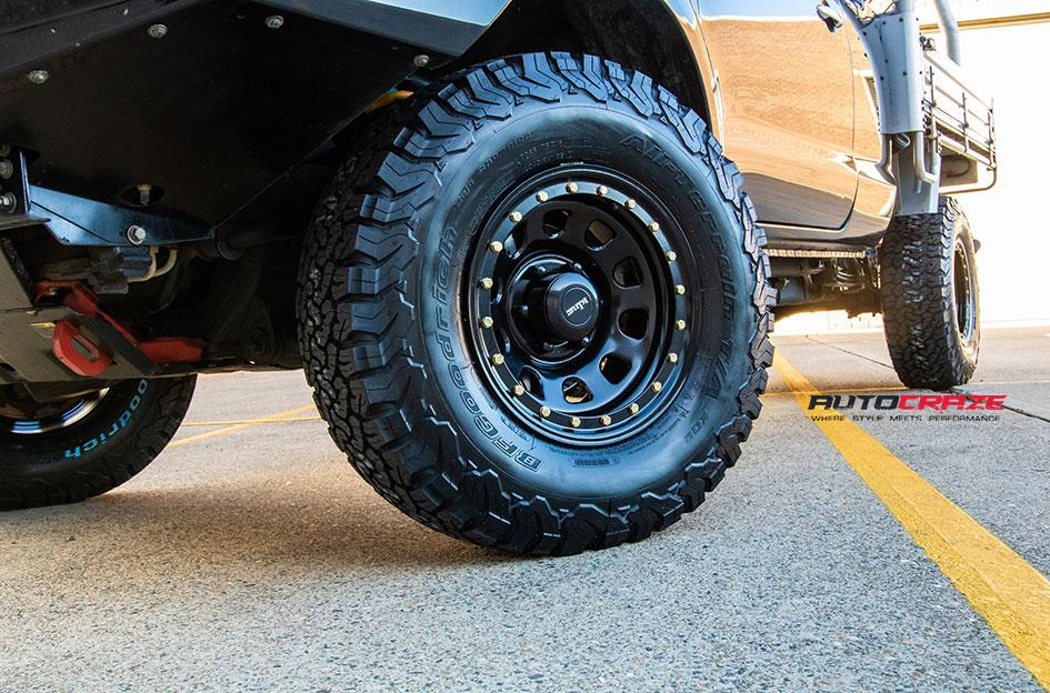 TOYOTA HILUX N70 4WD D LOCKER BLACK
